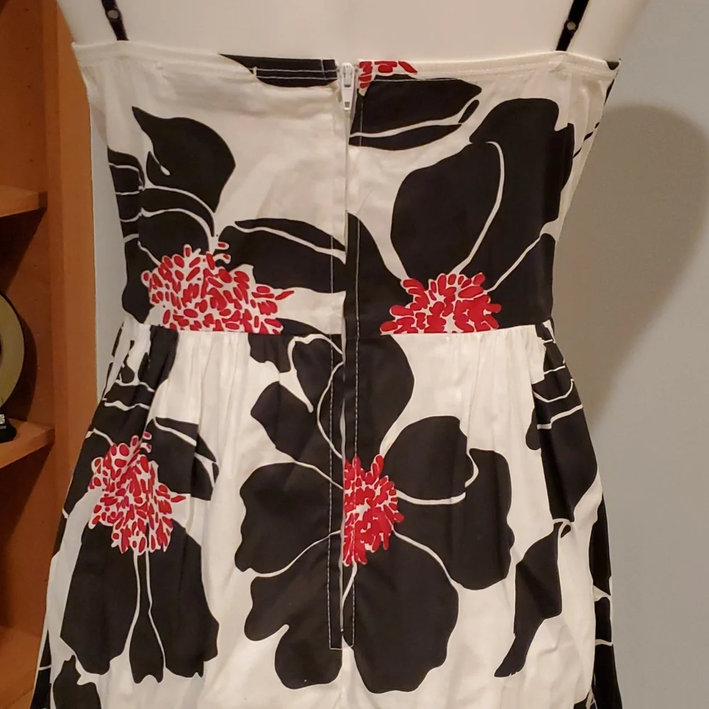 Trixxi Clothing Company White, Brown, and Red Floral Dress Size 7 Juniors - Picture 8 of 10